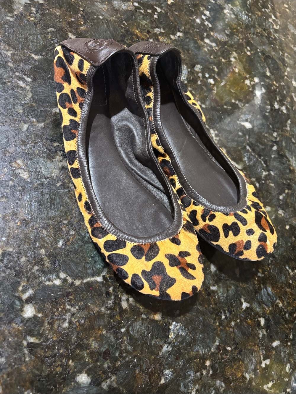 Tory Burch leather leopard ballet flats! Women’s 8